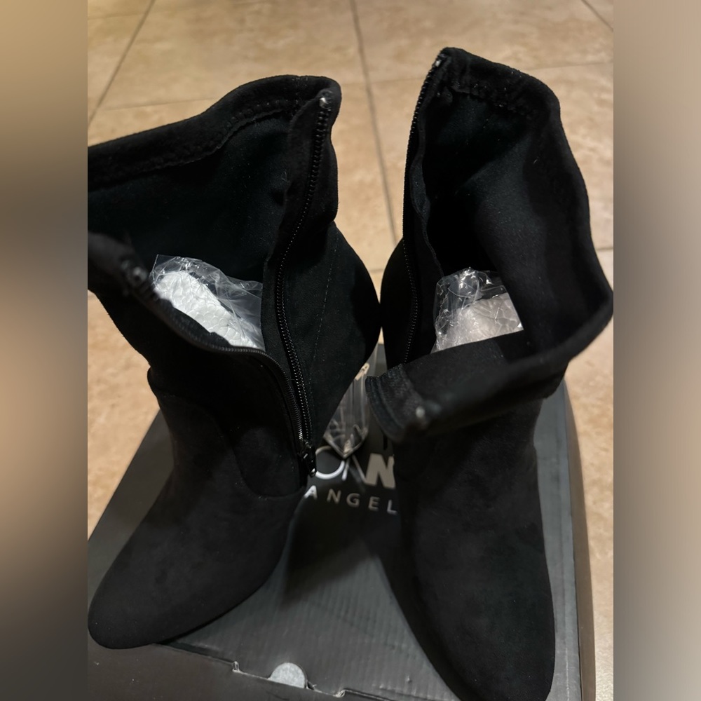 NIB Fashion Nova Luna Ankle Bootie - Picture 6 of 10